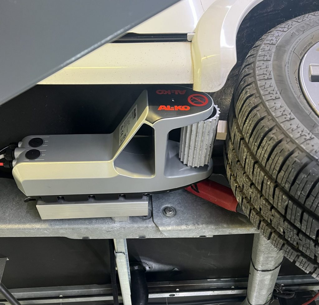 Nachrüstung ALKO Mammut Untereinbau